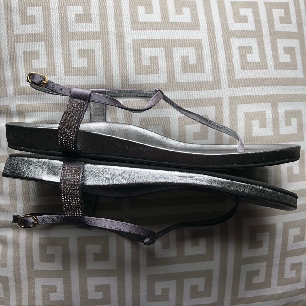275Central Lea Jewel flat sandals